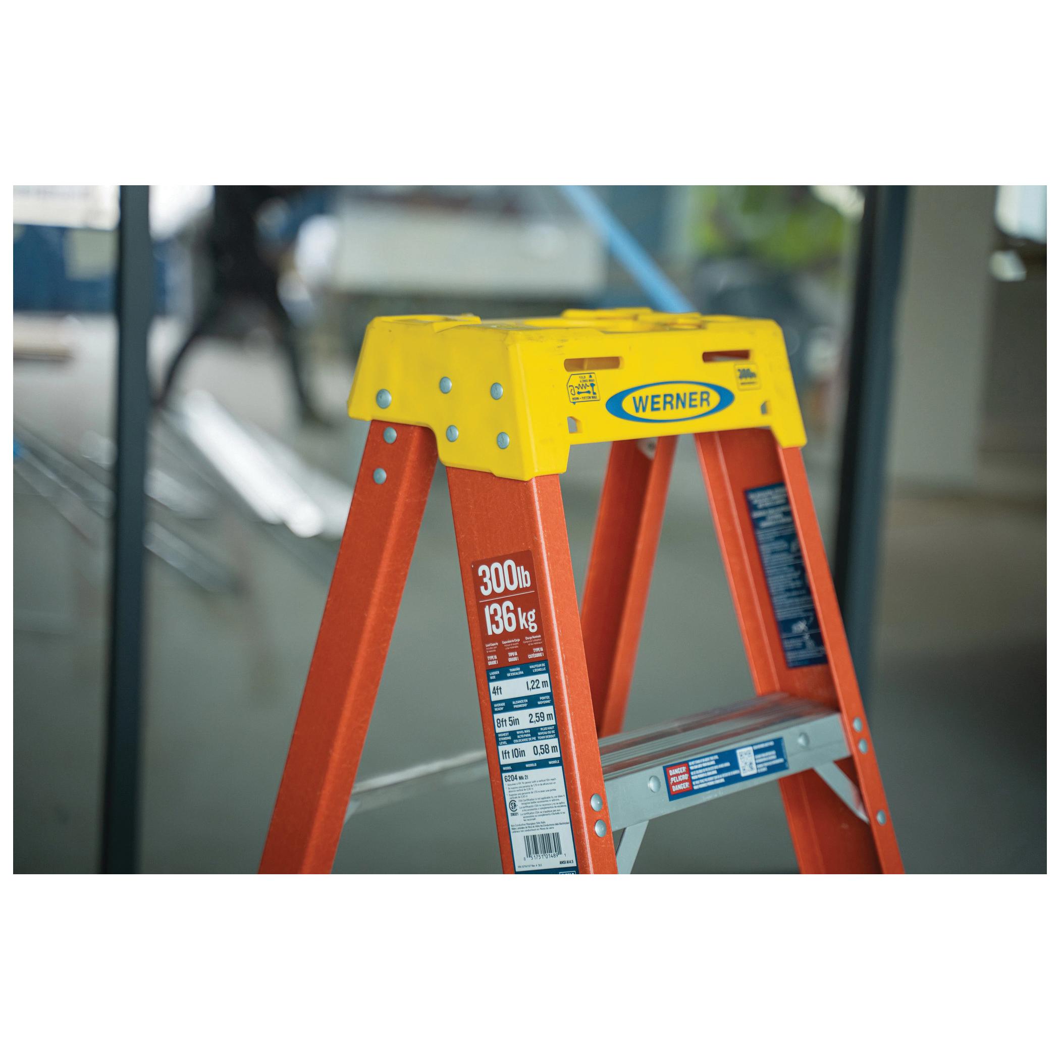 WERNER® 6200 Series 6206 Step Ladder, 300 lb Load, 6 ft H Ladder, ANSI: ANSI A14.5 Type IA, Fiberglass