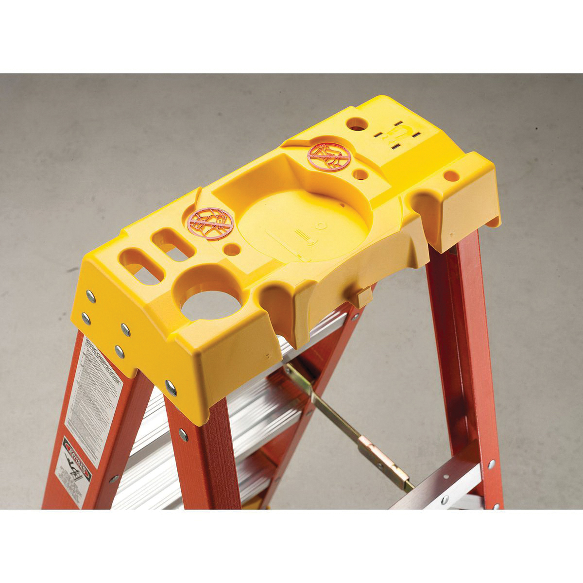WERNER&reg; 6204 Step Ladder