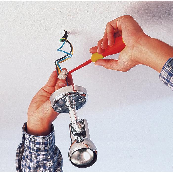 Wiha&reg; 32097 Screwdriver Set, Phillips, Slotted, Square Point, Insulated, 7-Piece