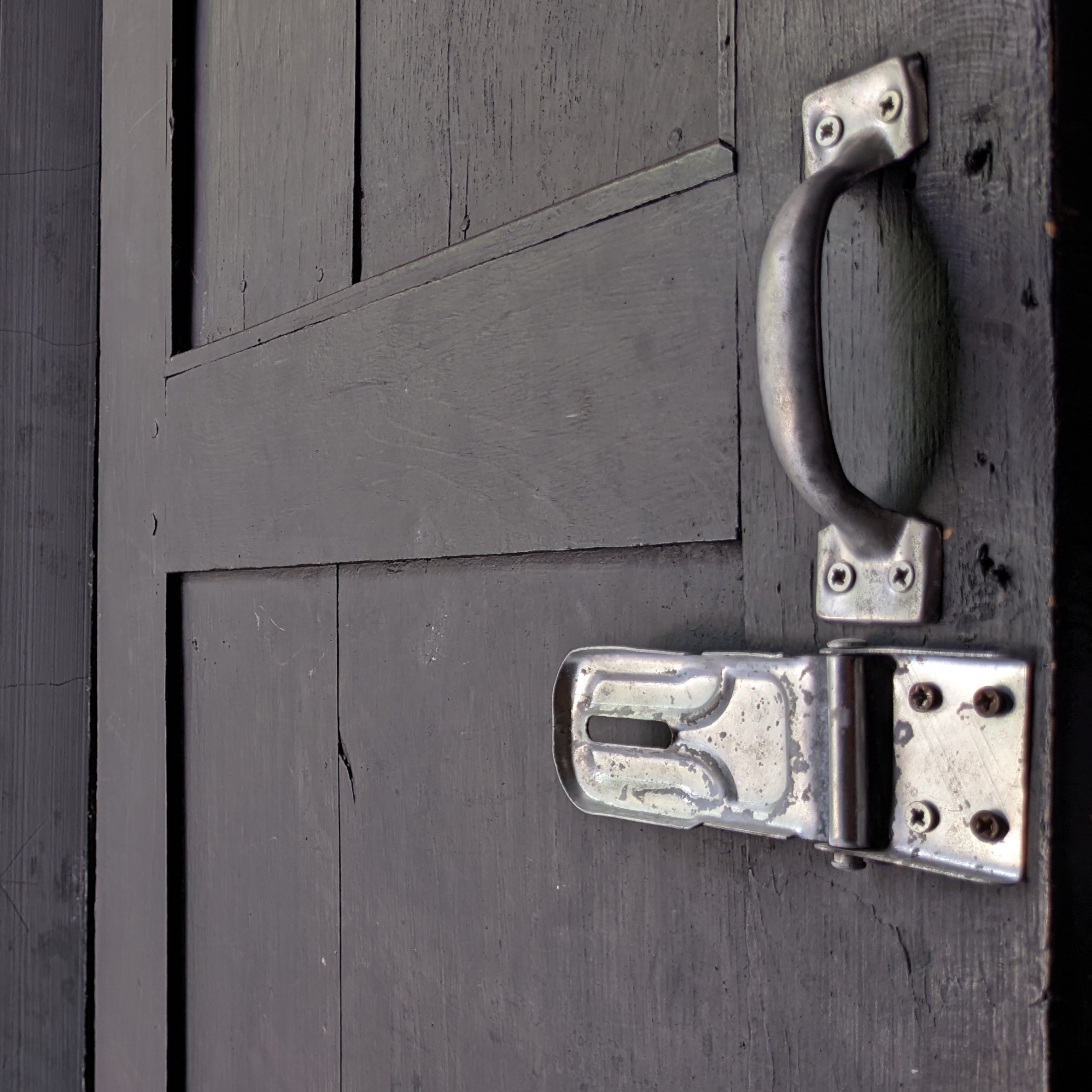 Door Pulls & Knobs